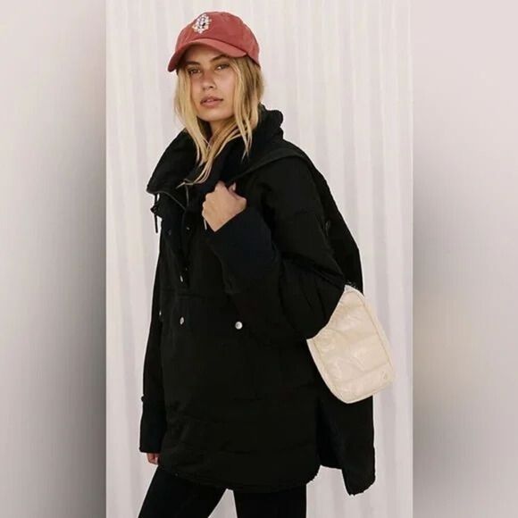 Free People Movement High Peak Convertible Quilted Pouch in Cream NWT - Picture 3 of 6